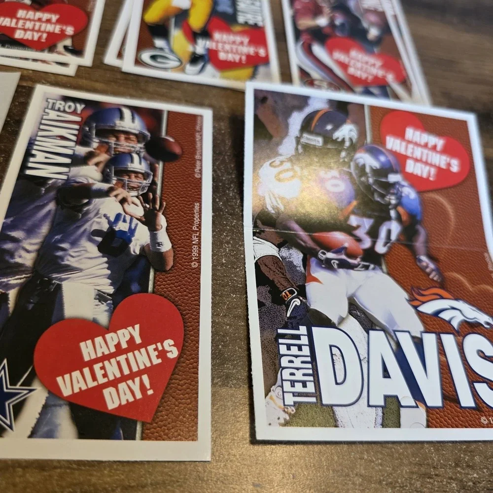NFL Valentine's‎ Day Cards & Stickers Brett Favre Steve Young Bledsoe Lot of 9